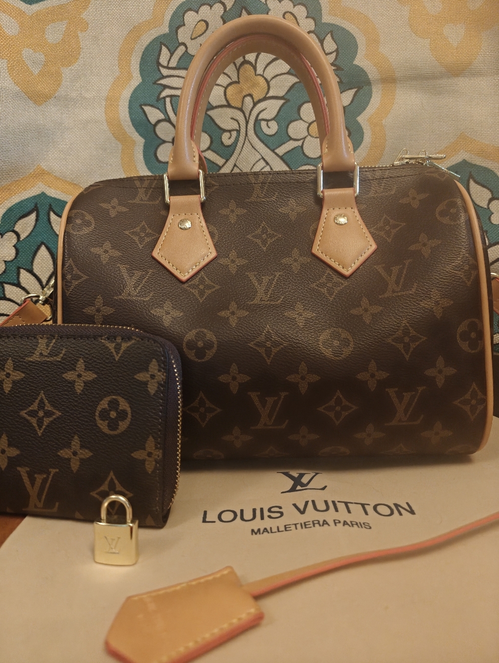 Fun "FASHION BAG"  New. - Picture 2 of 16